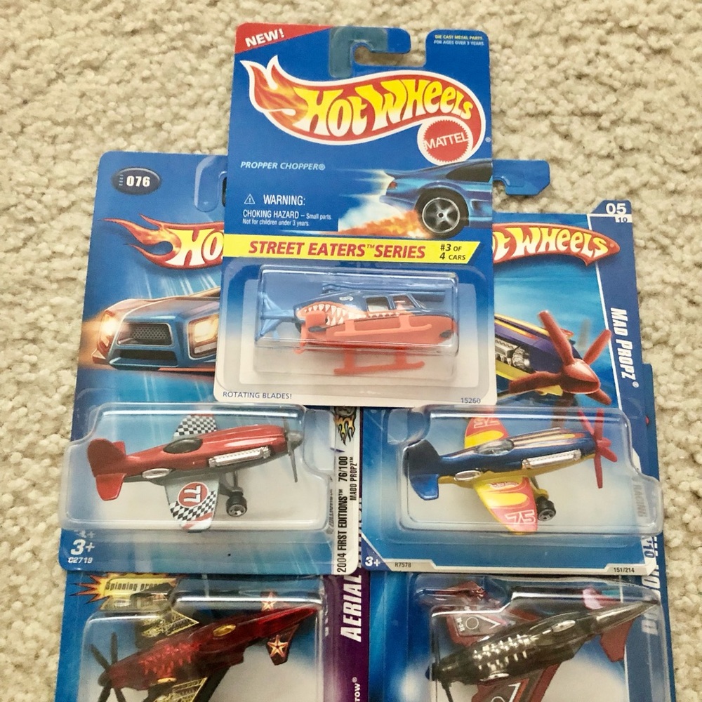 Mattel Hot Wheels Flying Die Cast Lot of 5